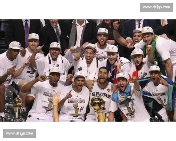 回望2014年NBA总决赛热火与马刺巅峰对决传奇与王朝更迭的经典战役全景解析 回望2014年NBA总决赛热火与马刺巅峰对决传奇与王朝更迭的经典战役全景解析